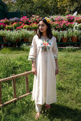 Off White Embroidered Cotton Kurta and Pant Set Off White Embroidered Cotton Kurta and Pant Set